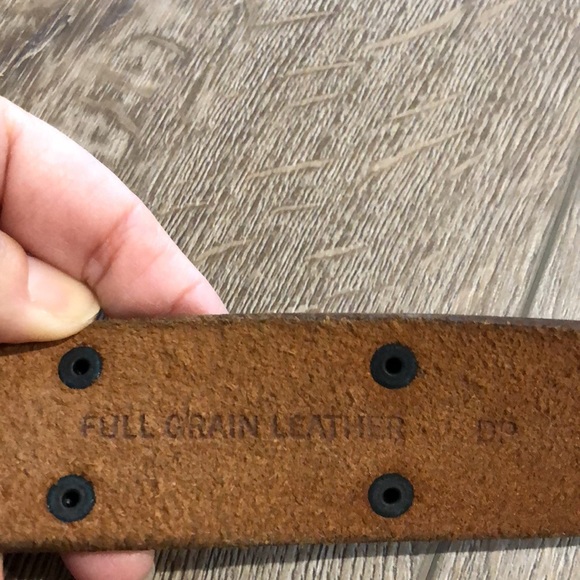 TRAILER Full Grain Studded Textured Leather Belt - Picture 3 of 10
